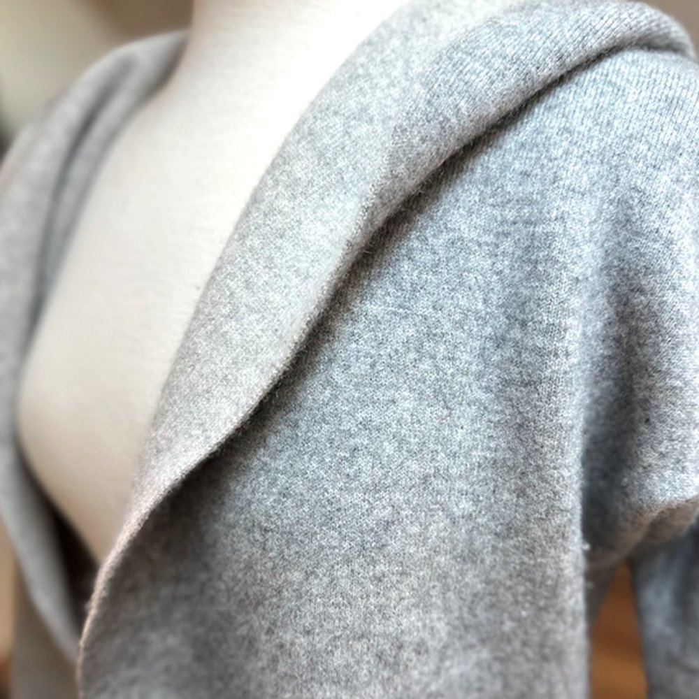 Tahari Lux Cashmire blend Cardigan